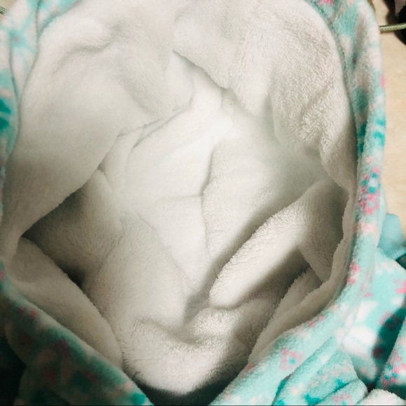 Carter’s Infant girl one piece sleepers/pajamas 3 are 6 months, 1 is 6-9 months - Picture 10 of 12